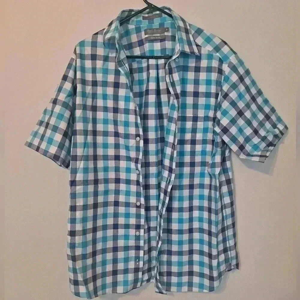 Daniel Cremieux Button Down Short Sleeve Shirt Size Medium EUC